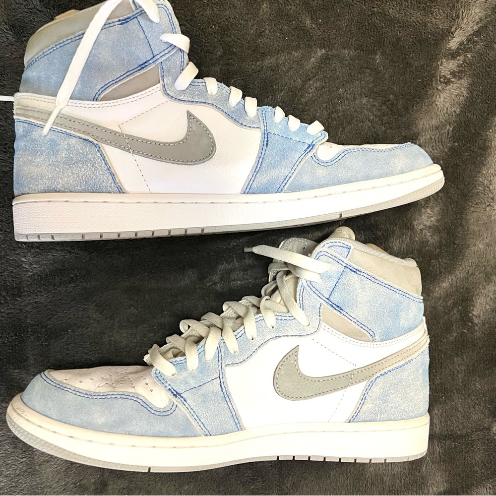 Jordan 1 Retro High OG Hyper Royal Men Shoes Mens Size 12 - Picture 2 of 9